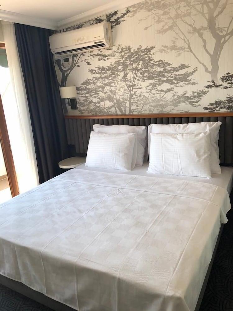 Double Royal Hotel Κοτζαελί Εξωτερικό φωτογραφία
